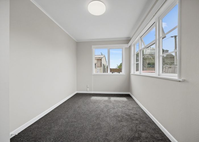  at 52 Forest Hill Road, Henderson, Waitakere City, Auckland