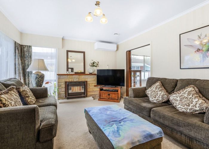  at 33 De Vere Crescent, Chartwell, Hamilton