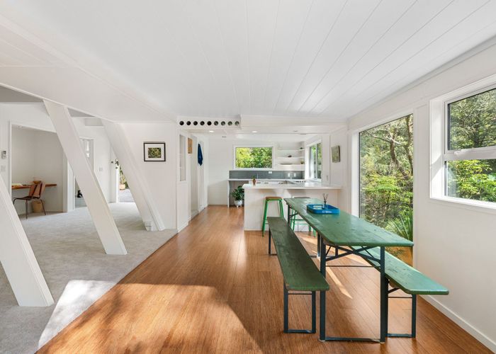  at 4 Glenbush Place, Birkenhead, North Shore City, Auckland