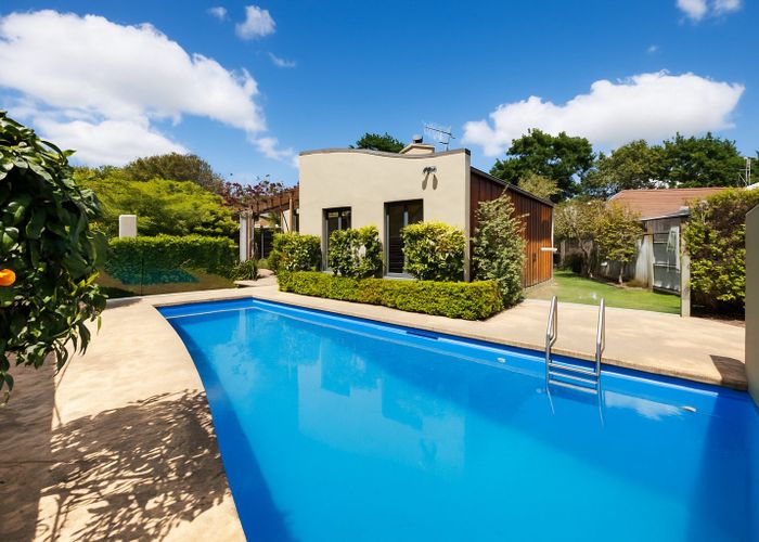  at 3 The Oaks, Awapuni, Palmerston North, Manawatu / Whanganui