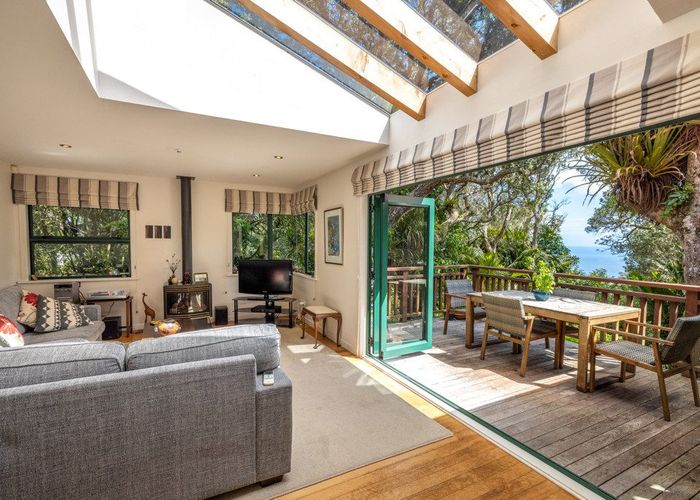  at 4 Woollams Road, Onetangi, Waiheke Island, Auckland