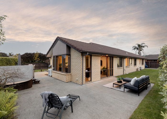  at 8 Seabreeze Place, Papamoa, Tauranga, Bay Of Plenty