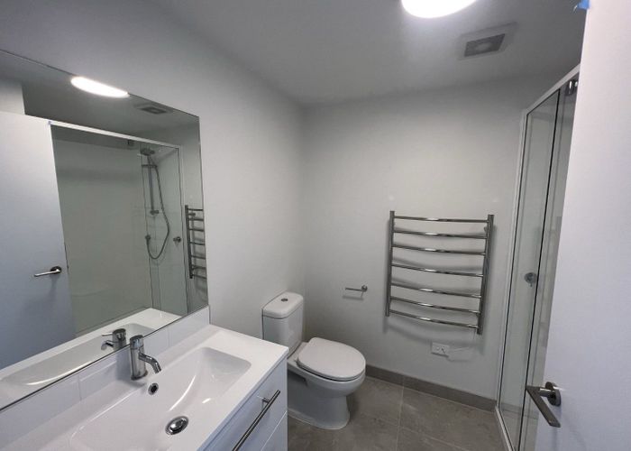  at 2/8 Glidepath Road, Hobsonville, Waitakere City, Auckland
