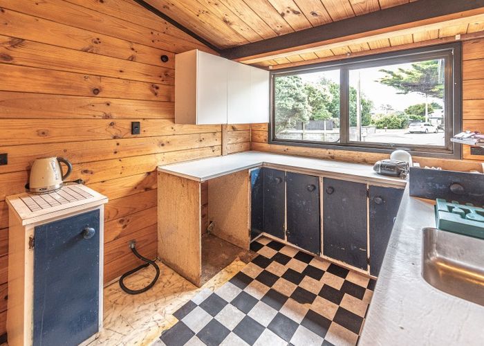  at 15 Aranui Avenue, Castlecliff, Whanganui