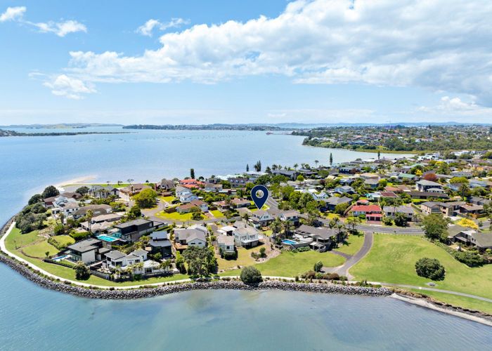  at 2/22 Bramley Drive, Farm Cove, Manukau City, Auckland