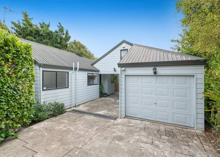  at 7 Emery Grove, Bayview, Auckland