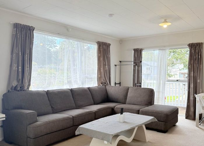  at 68 Tamahere Drive, Glenfield, North Shore City, Auckland