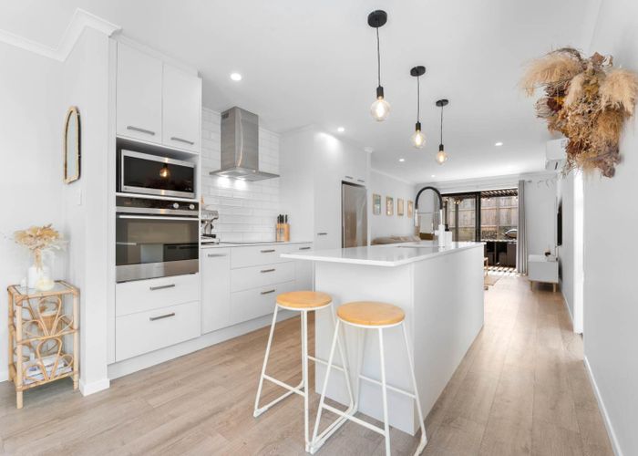  at 18 Houhora Street, Westgate, Waitakere City, Auckland