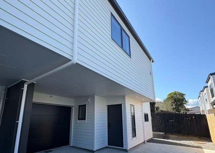  at 12 McQuarrie Avenue, Wattle Downs, Manukau City, Auckland