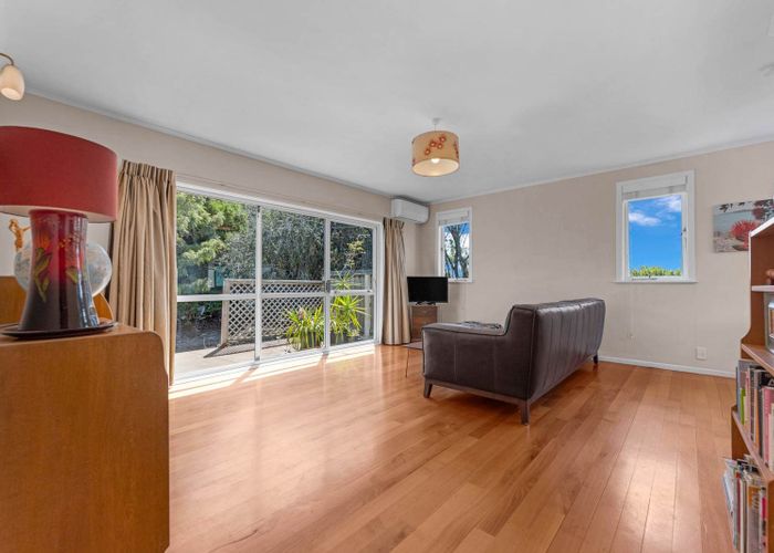  at 1/560 East Coast Road, Windsor Park, Auckland