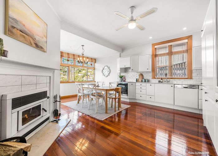  at 25 Eden Street, Island Bay, Wellington