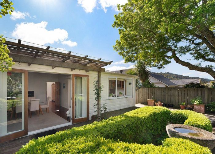  at 35 Rimu Road, Kelburn, Wellington