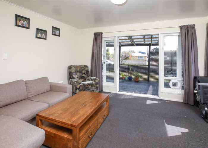  at 6 Bruce Avenue, Glenview, Hamilton