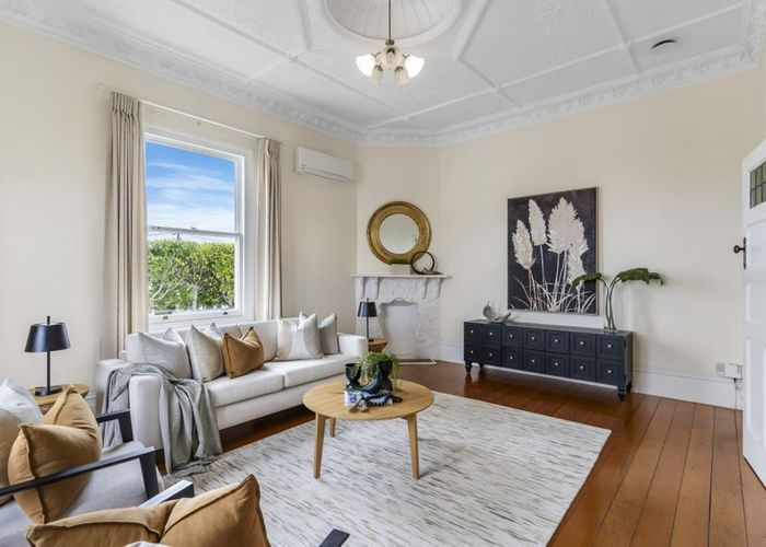  at 5 Mariposa Crescent, Birkenhead, Auckland