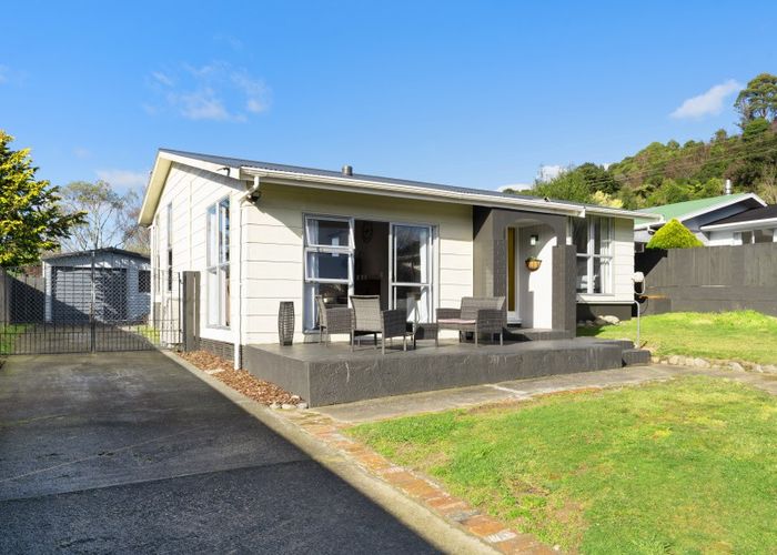  at 3 Crystal Grove, Birchville, Upper Hutt