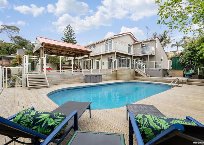  at 19 Cyclades Place, Shelly Park, Auckland