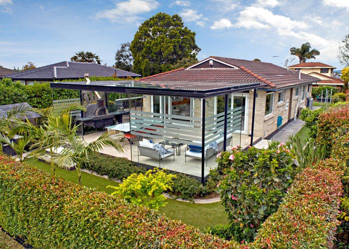  at 14 Booralee Avenue, Botany Downs, Auckland