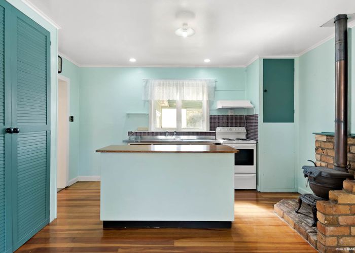  at 24 Bass Road, Albany, Auckland