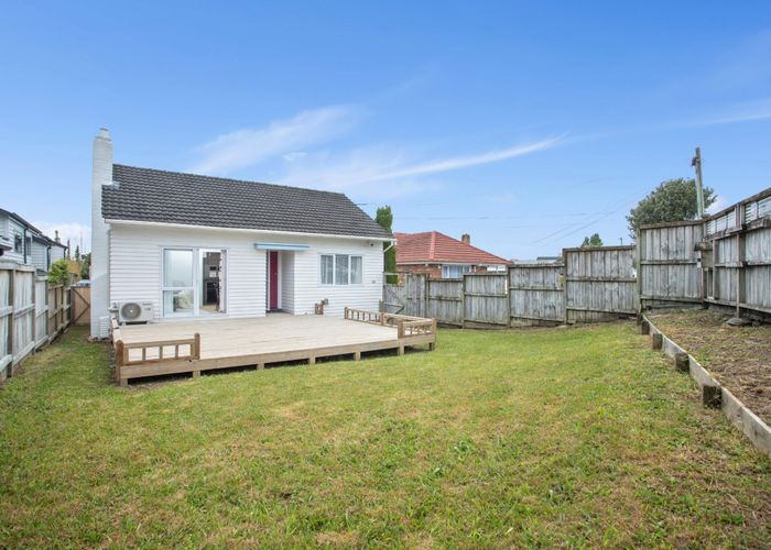 For sale 111 Taylor Street, Blockhouse Bay, Auckland City, Auckland