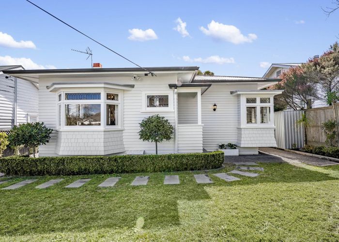  at 2A Egremont Street, Belmont, North Shore City, Auckland