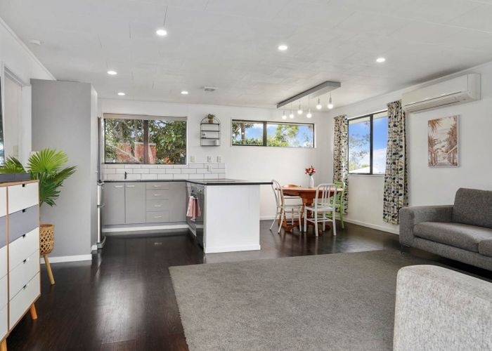  at 21A Tahi Terrace, Glen Eden, Waitakere City, Auckland