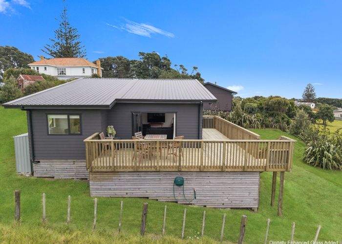  at 4 Gillespie Drive, Baylys Beach, Kaipara, Northland