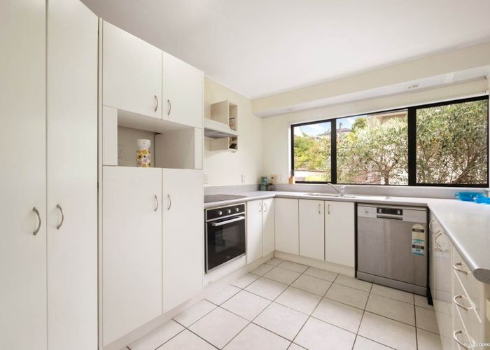  at 2/17 Manuwai Road, Torbay, North Shore City, Auckland