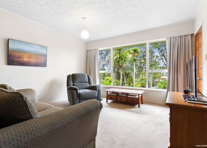  at 1/70 Kaurilands Road, Titirangi, Auckland