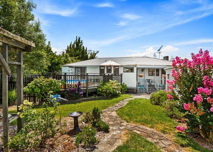  at 83 Glen Marine Parade, Glendene, Waitakere City, Auckland