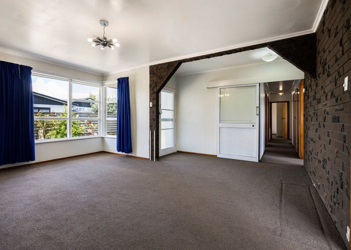  at 10 Rosalind Street, Deanwell, Hamilton, Waikato