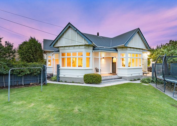  at 72 Hargest Crescent, Saint Clair, Dunedin, Otago