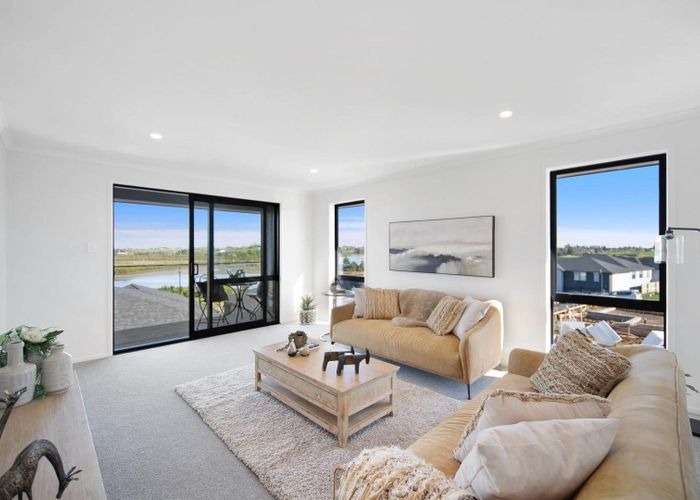  at 26 Emerald Ave, Rosehill, Papakura, Auckland