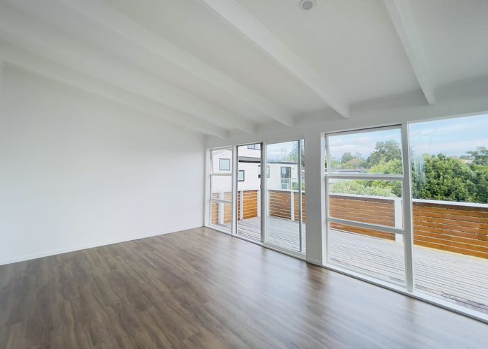  at 18A Sylvan crescent, Te Atatu South, Waitakere City, Auckland