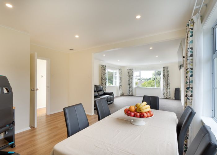 at 37 Hampton Hill Road, Tawa, Wellington
