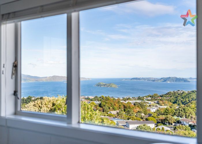  at 2/21 OAKLEIGH ST, Maungaraki, Lower Hutt
