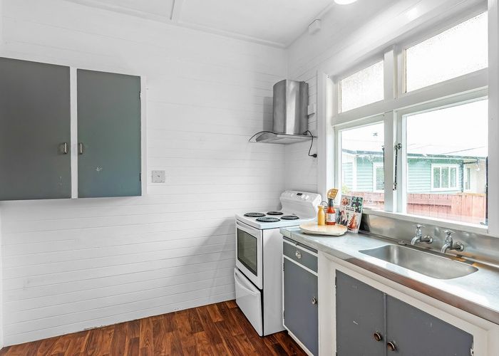  at 10 Parakai Street, Paraparaumu