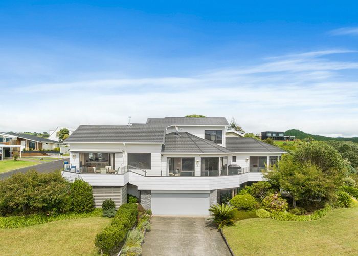  at 400 Onemana Drive, Onemana