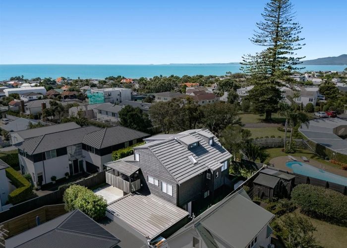  at 2/10 Sylvan Park Avenue, Milford, North Shore City, Auckland