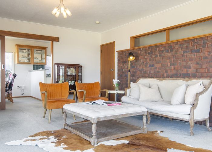  at 2 Shearwater Rise, Rothesay Bay, North Shore City, Auckland