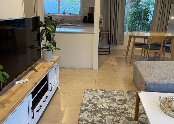  at 1/281 Sunset Road, Sunnynook, North Shore City, Auckland