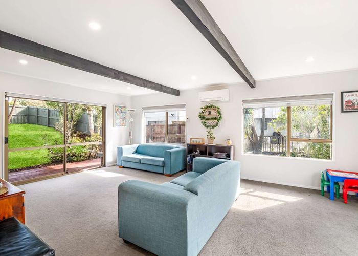  at 10 Glen Vista Place, Bayview, North Shore City, Auckland