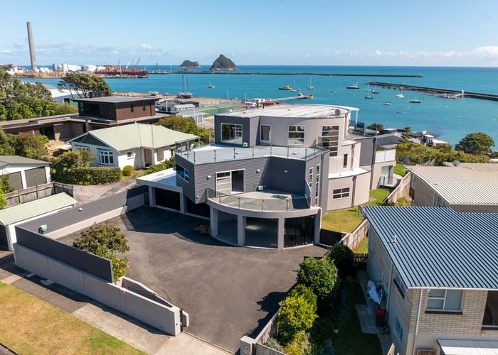  at 18 Roy Terrace, Moturoa, New Plymouth, Taranaki