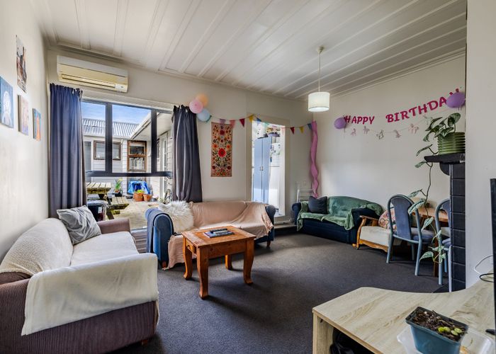  at 9 Clyde Street, North Dunedin, Dunedin