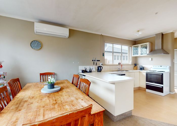  at 38 Oxford Street, Hampstead, Ashburton