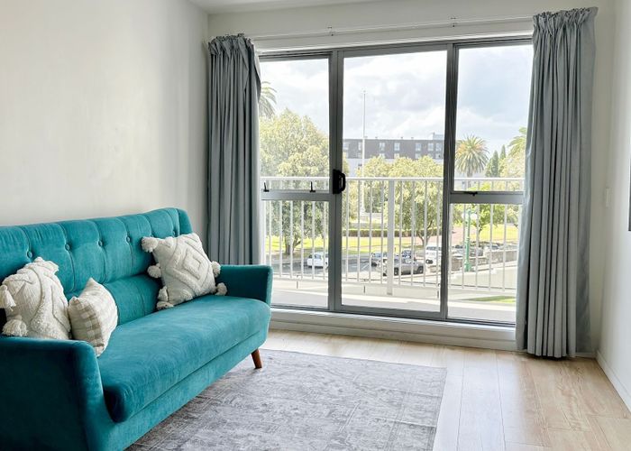  at 107/8 Ronayne Street, Auckland Central, Auckland