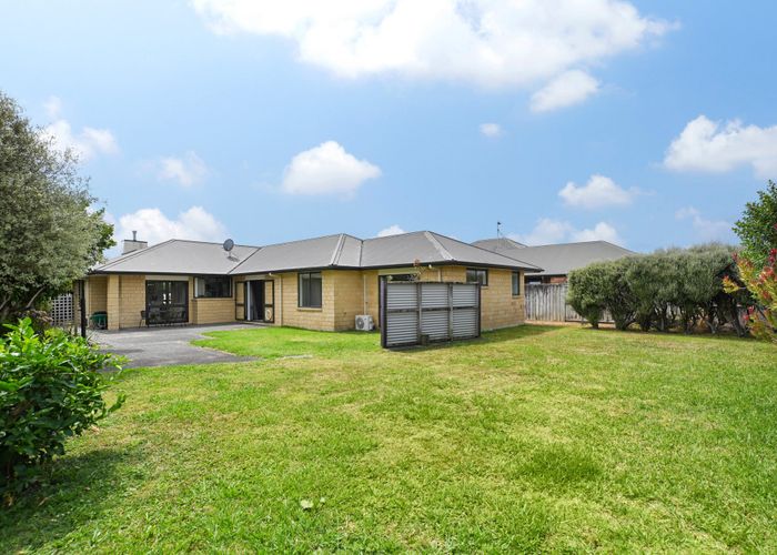  at 8 Gracefield Place, Huntington, Hamilton
