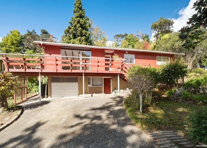  at 82 Ayton Drive, Totara Vale, Auckland