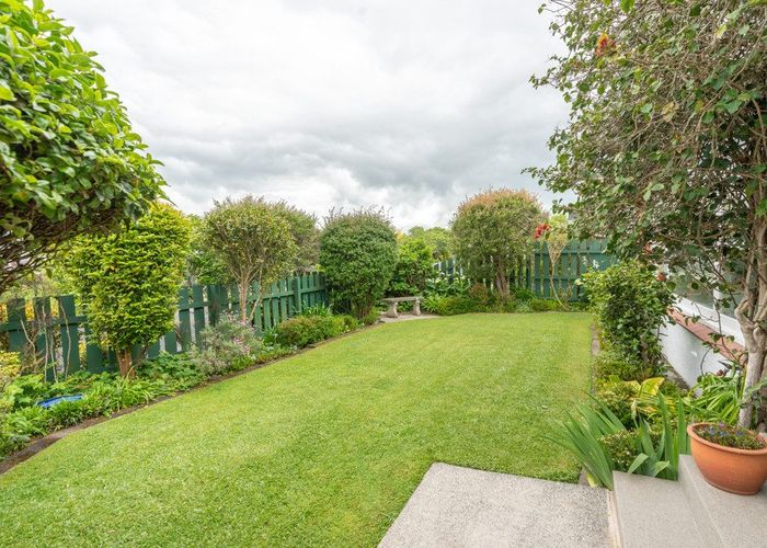  at 8 Hillary Street, Chedworth, Hamilton
