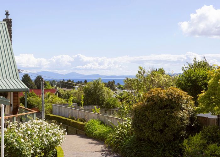  at 38 Chesham Avenue, Waipahihi, Taupo