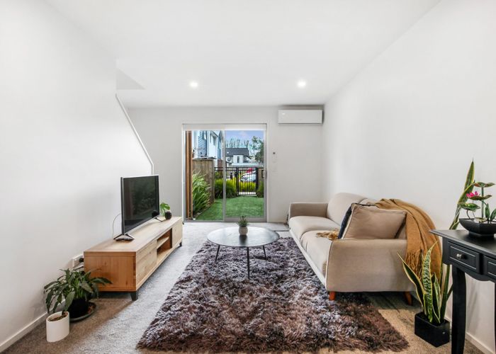  at 4/10 Riccarton Road, Riccarton, Christchurch